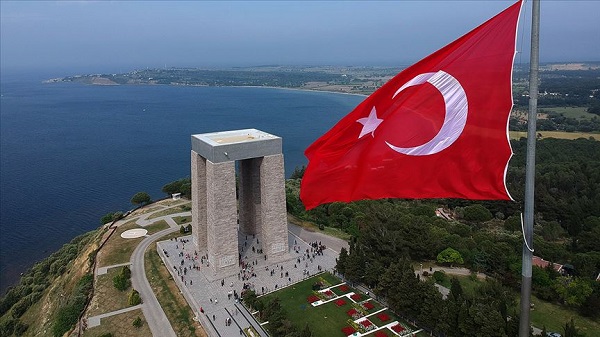 Necmettin Halil Onan kimdir? Necmettin Halil Onan Dur Yolcu şiiri