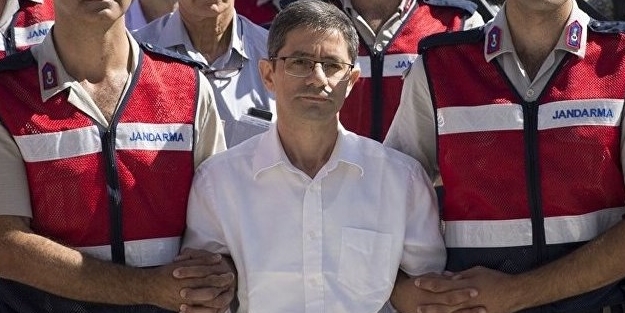 Neden FETÖ sanıklarından ayrı tutuluyor ?