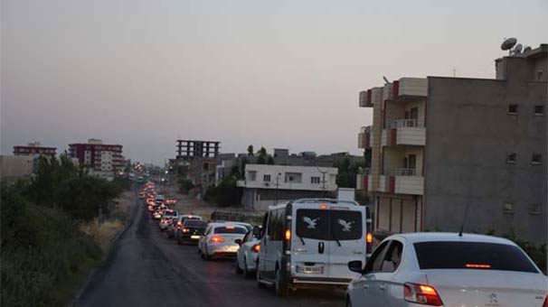 Neden patladığı belirsiz… Trafik kapandı! Kilometrelerce kuyruk oluştu