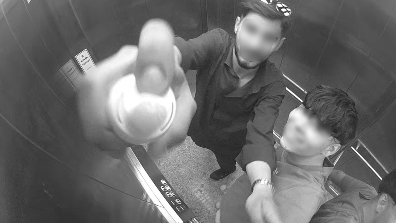 Neden yaptıklarına kimse anlam veremedi! Kamu malına saldırı anbean kaydedildi