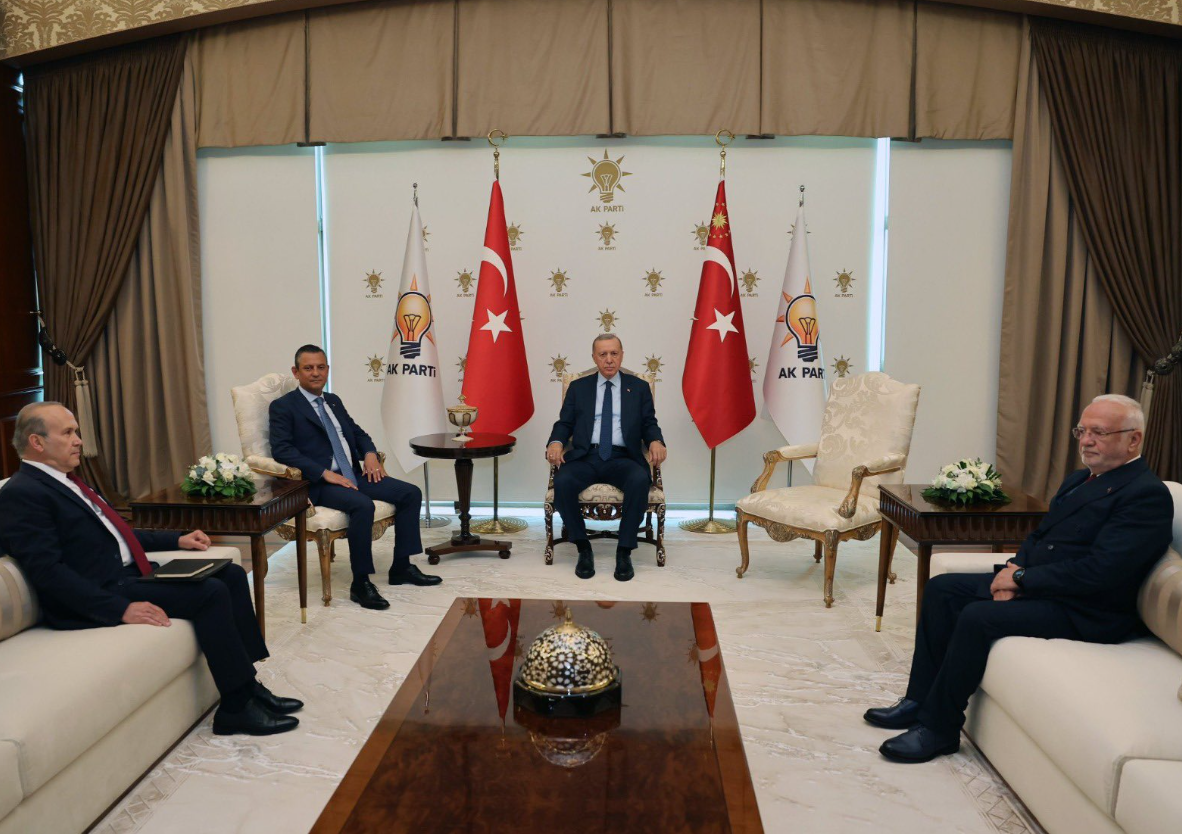 Nedeni belli oldu! Erdoğan- Özel görüşmesinde boş koltuk detayı