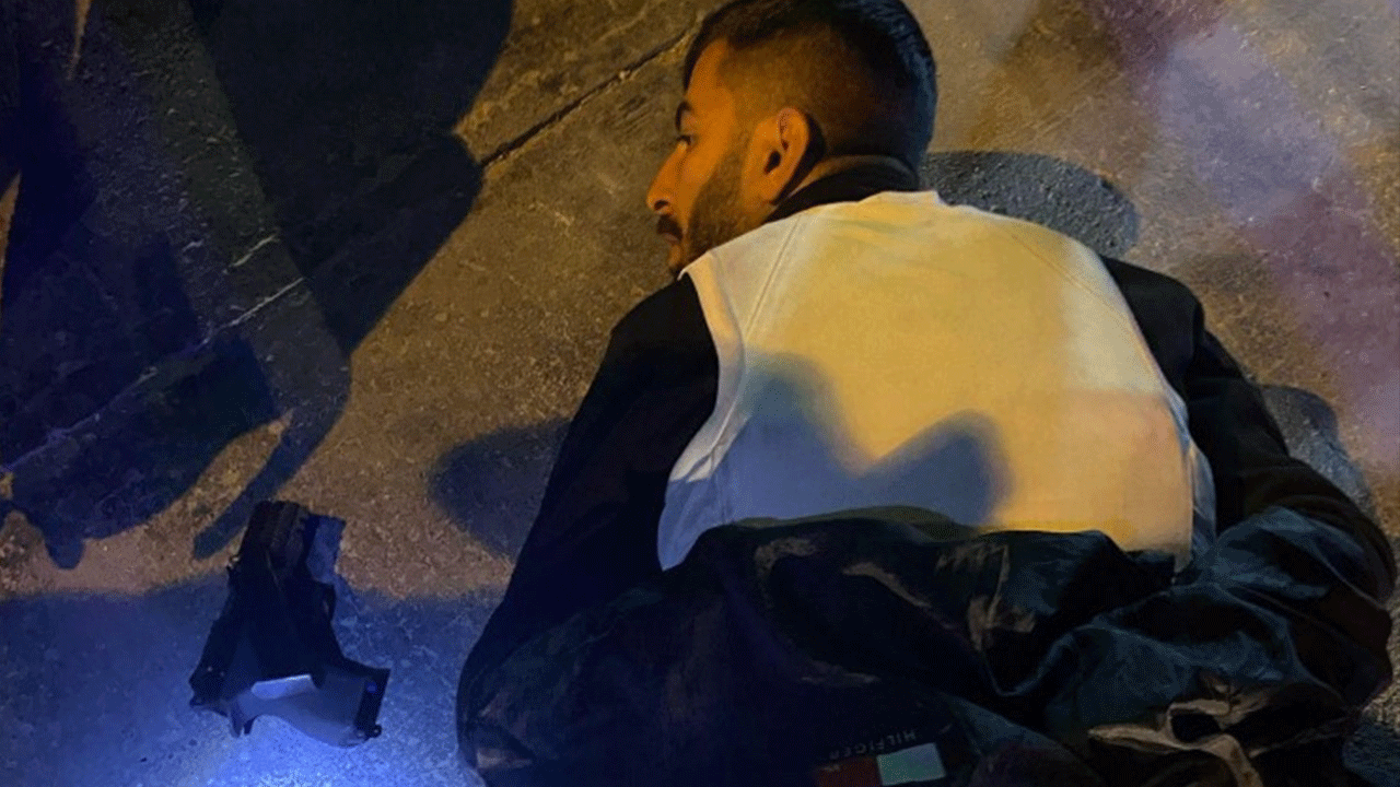 Nedenine asla inanmayacaksınız: Çelik yelek giyip evi kurşunladılar!