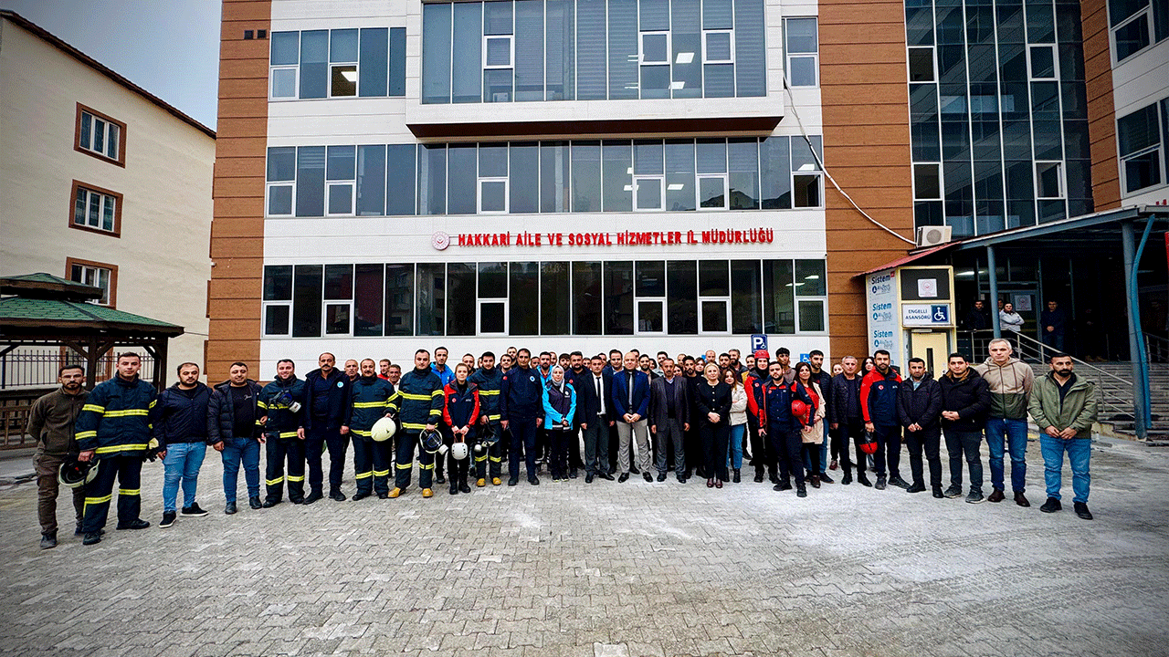 Nefes kesen deprem tatbikatı! Anma etkinliğinde büyük hazırlık