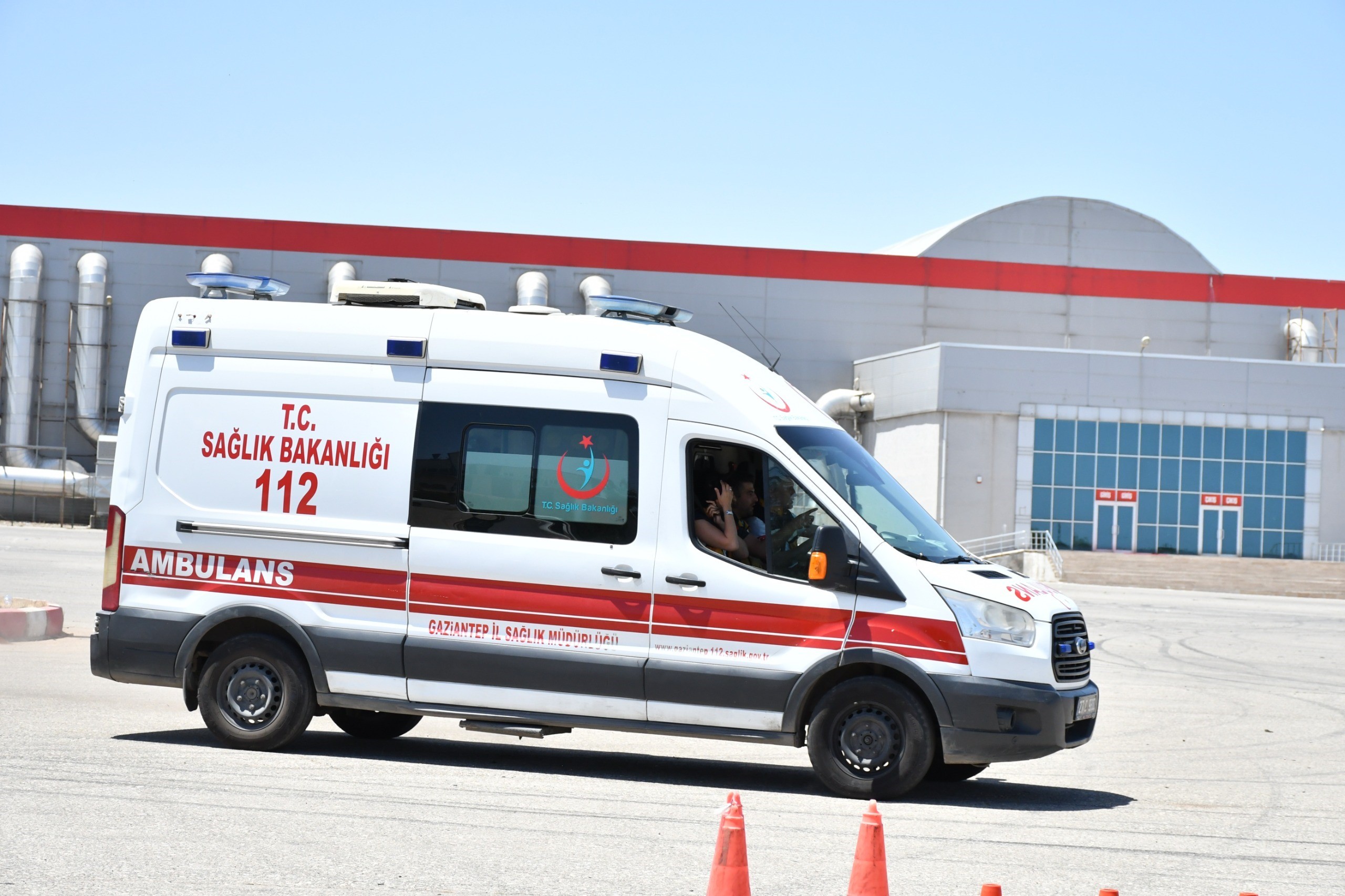 Nefes kesen eğitim! Ambulans şoförü olmak için mücadele ettiler
