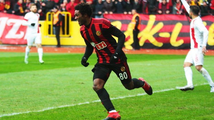 Nefes kesen maçta gülen Eskişehirspor!