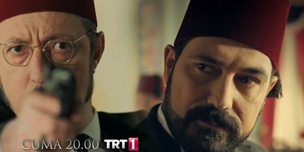 Nefes kesen sahne: Hain paşa Abdülhamid'e silah doğrulttu!