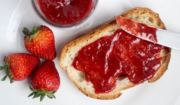 Nefis çilek reçeli tarifi | Kaç kilo çilekten reçel yapılır? Tam ölçülü çilek reçeli tarifi