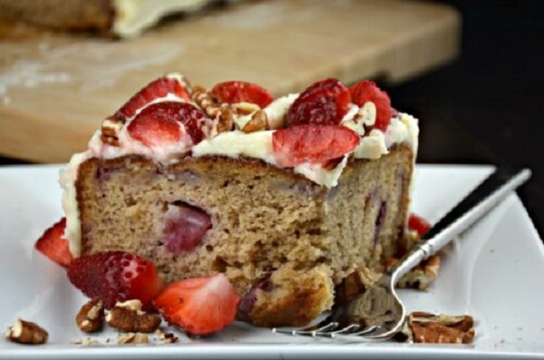 Nefis çilekli kek nasıl yapılır? Tam ölçülü çilekli kek tarifi: