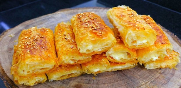 Nefis çıtır börek tarifi | Baklava yufkasından börek nasıl yapılır?