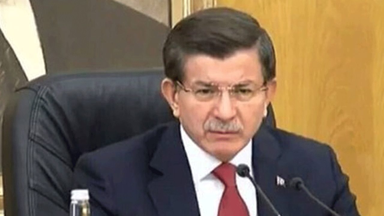 "Nefsimi ayaklar altına aldım" diyen Davutoğlu'na olay cevap! "Başka çıkar yolu kalmadı"