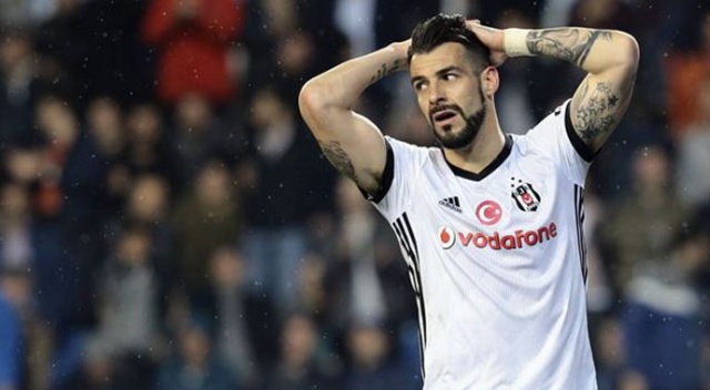 Negredo takımdan ayrılmayı tek şartla kabul etti