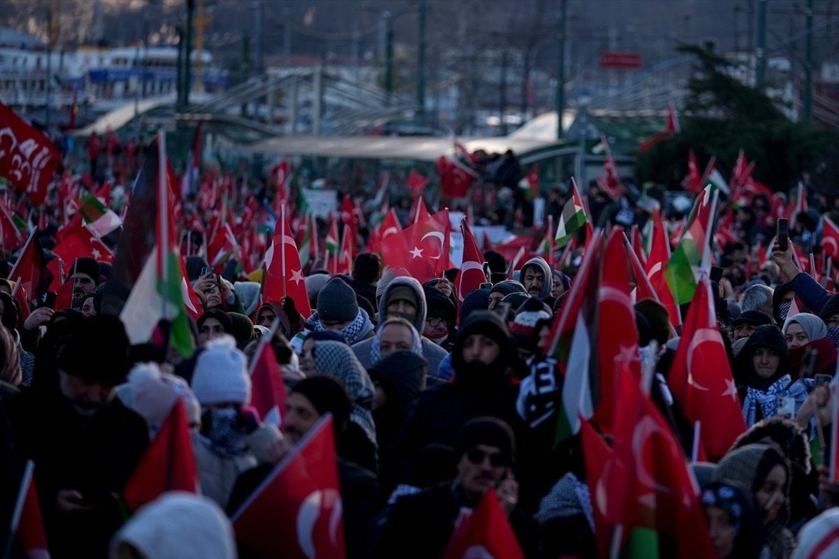 "Nehirden denize özgür Filistin!" İstanbul Galata Köprüsü'nde tarihi gün: On binlerin tek yürek olduğu o anlar havadan görüntülendi