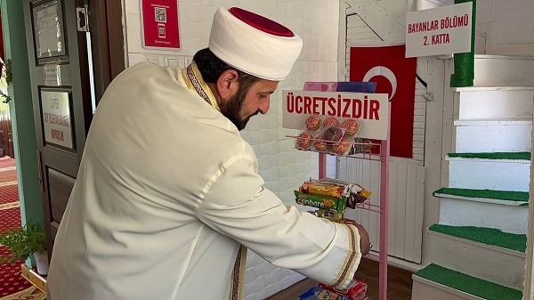 Neler yapıyor neler! Böyle imama helal olsun