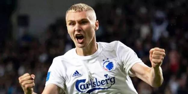 Nelsson Aslan oluyor