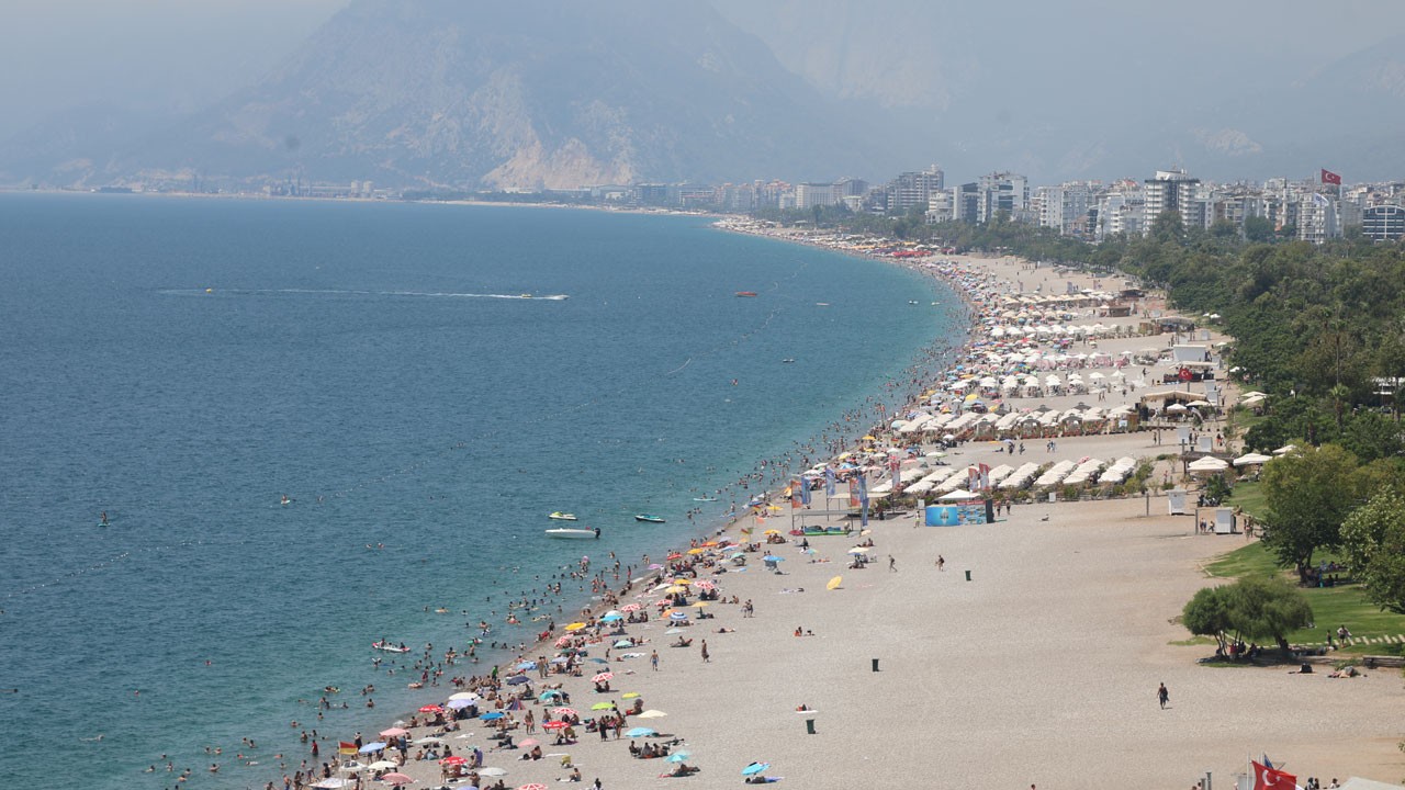 Nem bulutları kentin üzerini örttü