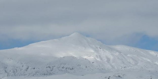 Nemrut Dağı beyaza büründü
