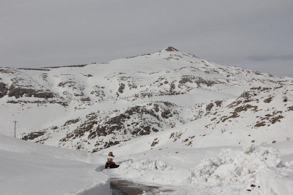 Nemrut Dağı yolu açıldı 