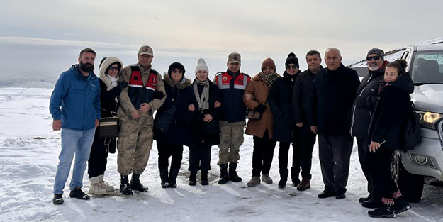 Nemrut Dağı’nda mahsur kalan 14 turist kurtarıldı