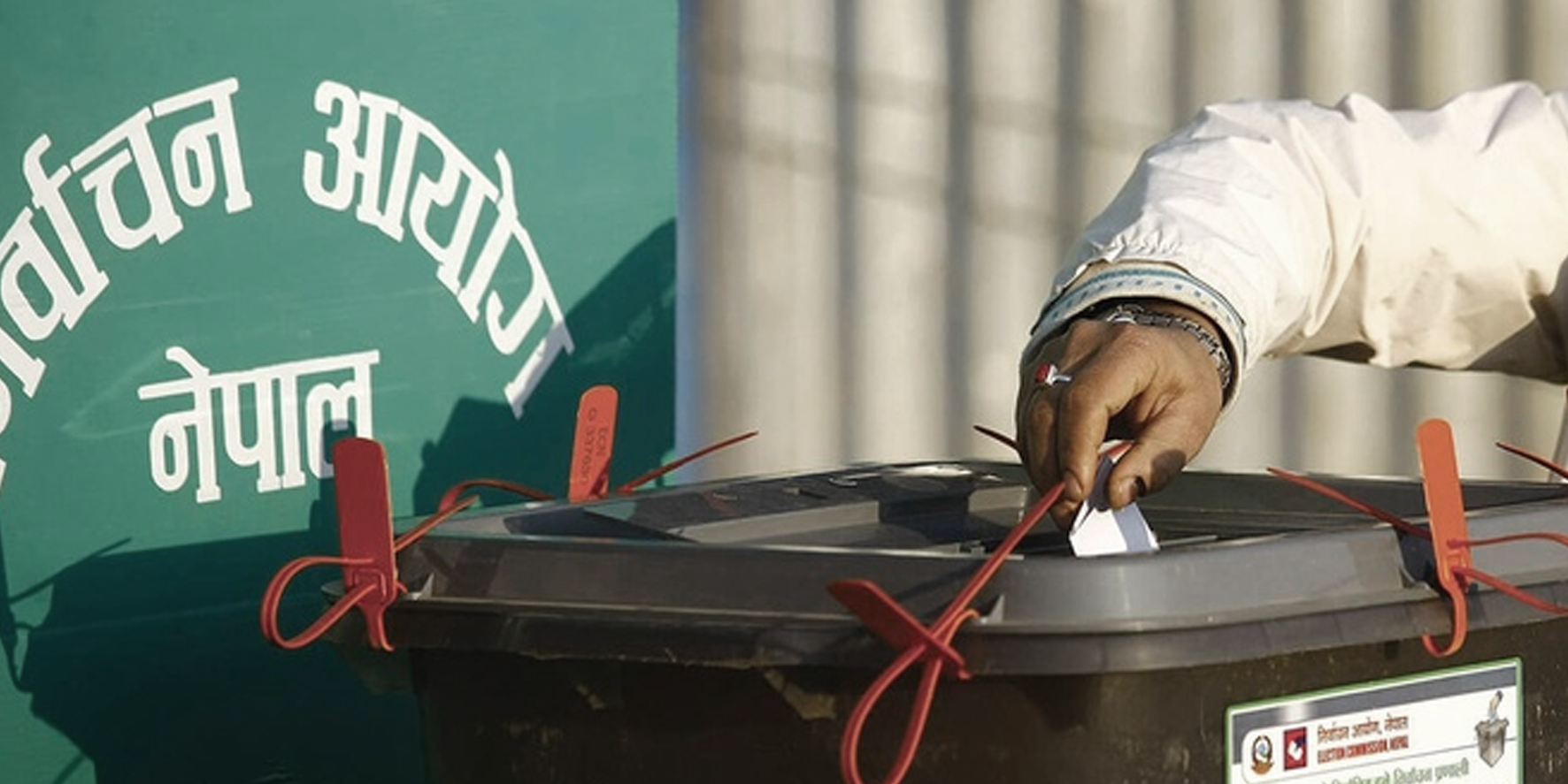 Nepal'de halk sandık başında