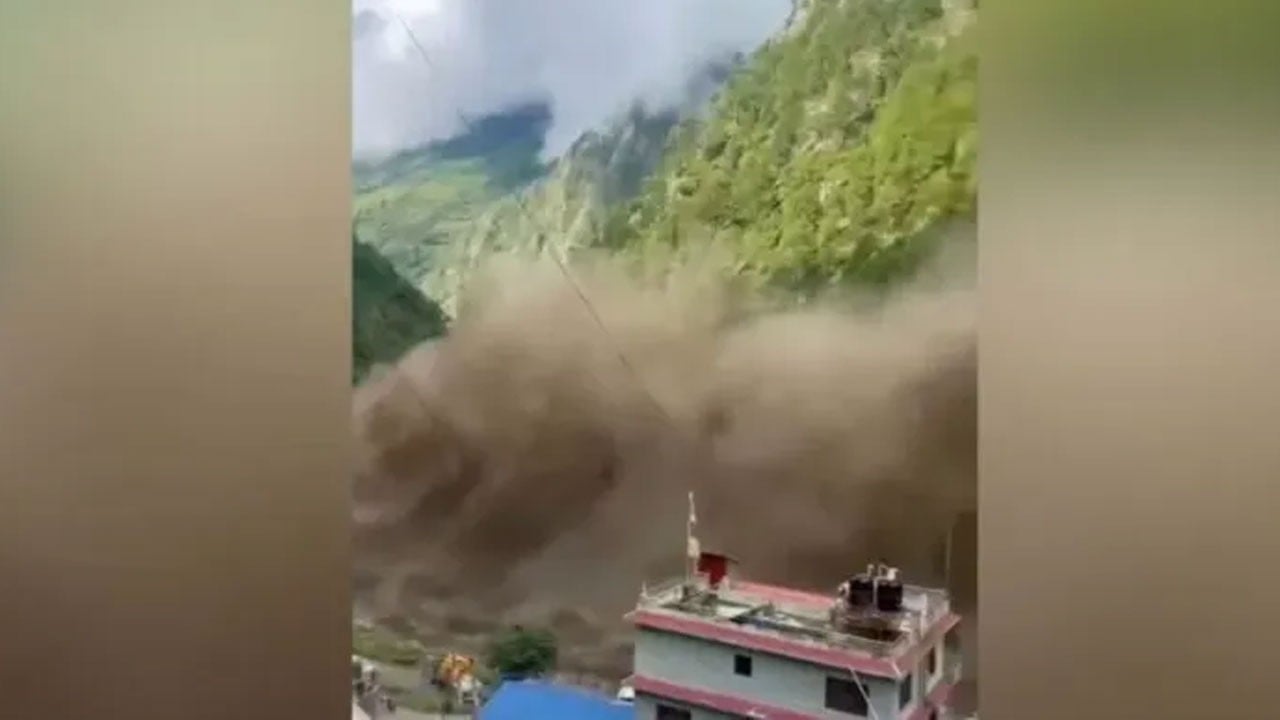 Nepal’de sel felaketi 8 can aldı