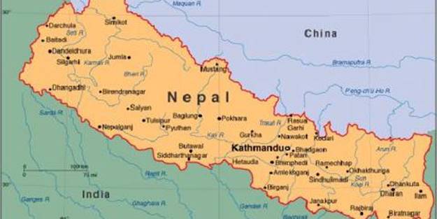 Nepal'de turizm bakanının bulunduğu helikopter düştü!
