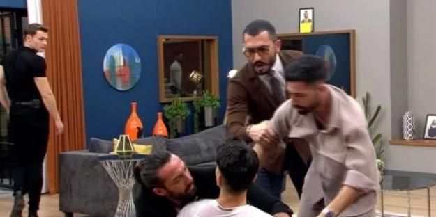 Nerede kadın hakları savunucuları! Bu rezalete niye sessizler...