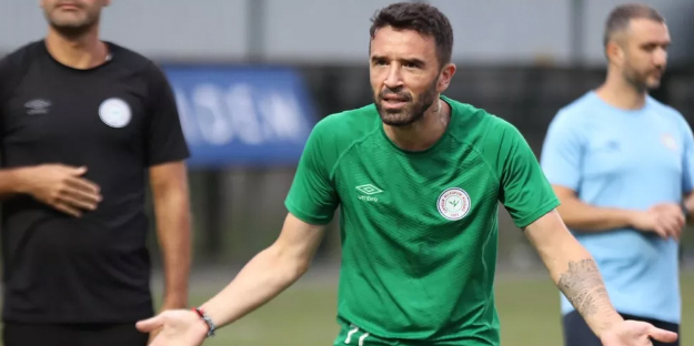 Nereden nereye... Bir zamanların en ünlü sağ bekiydi!