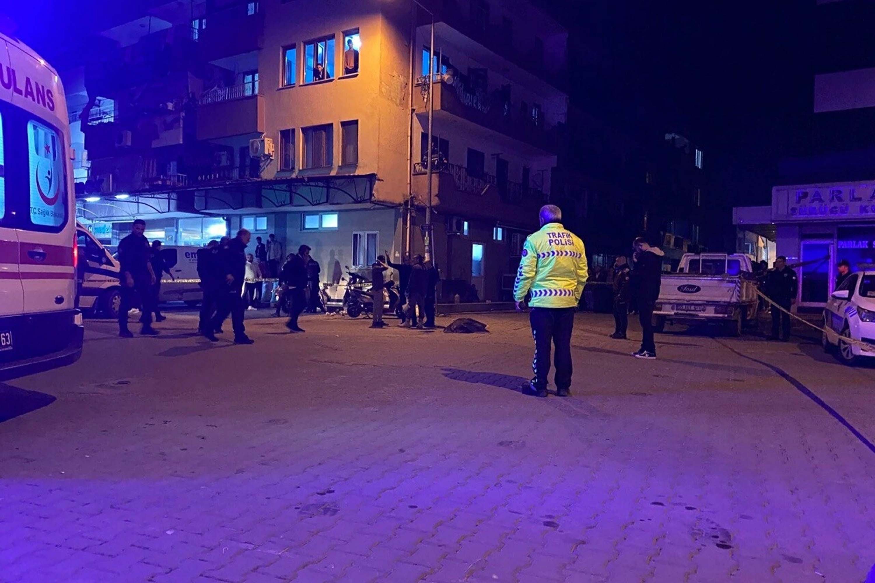 Neşe, boşanma aşamasındaki kocası tarafından tabancayla öldürüldü