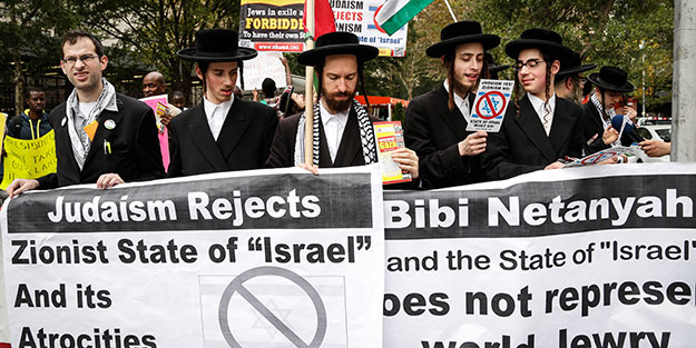 Yahudilerden de protesto