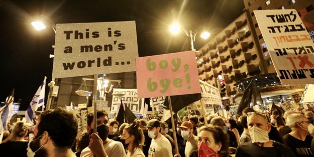 Netanyahu'ya istifa çağrıları