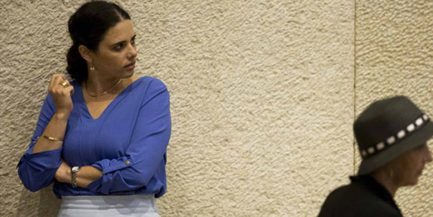 Netanyahu'ya soğuk duş! En yakın kurmayı kendi partisini kuruyor