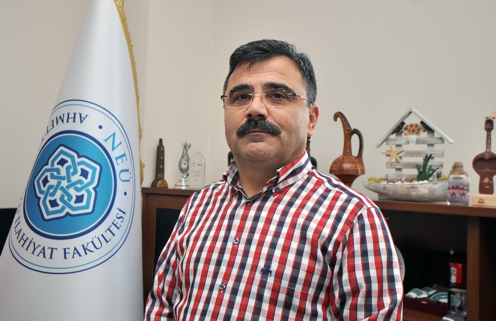 NEÜ AKİF Dekanı Karapınar Ramazan ayı ile ilgili tavsiyelerde bulundu 
