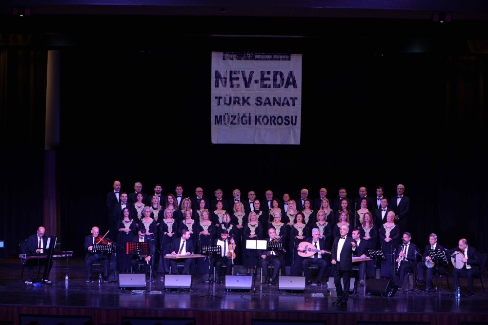 Nev-Eda Türk Sanat Müziği Korosu performansı ile alkış aldı 