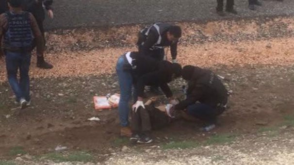 Nevruz alanına bıçakla girmek istedi, vuruldu!