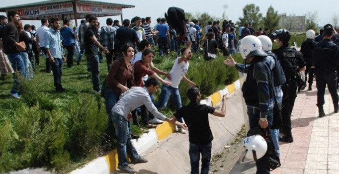 Nevruz gerginliği: 10 gözaltı
