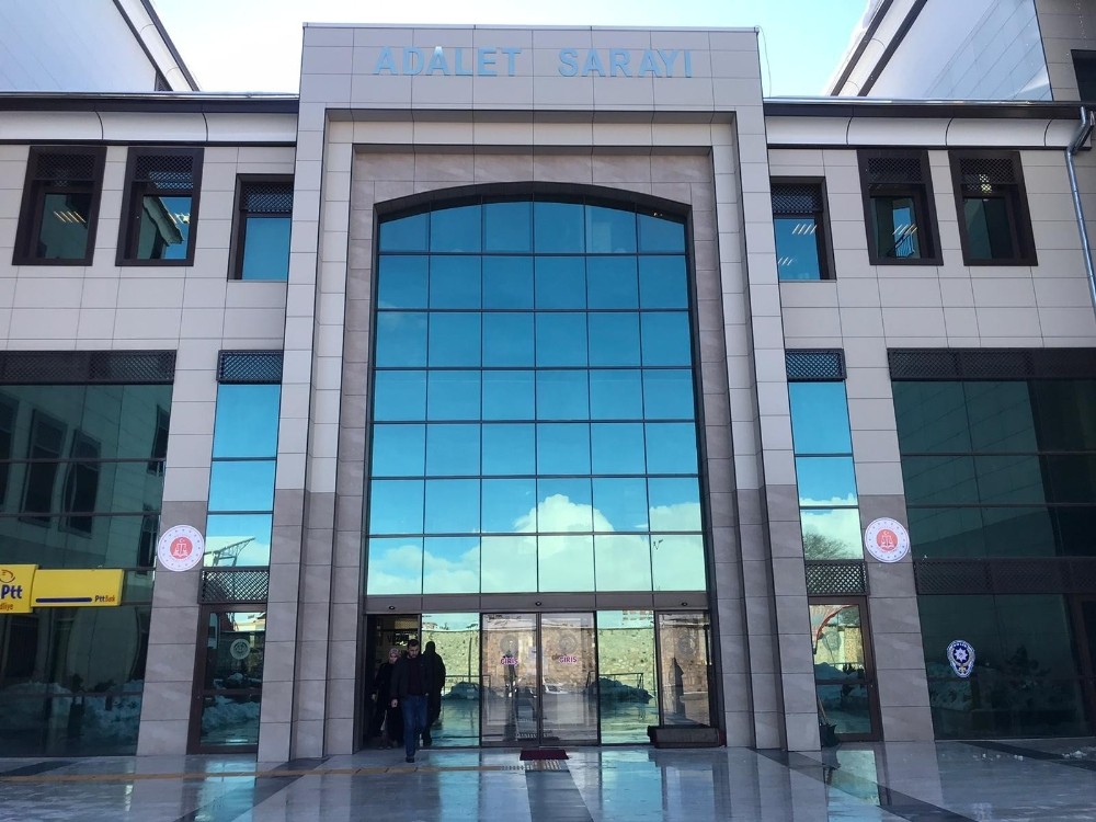 Nevşehir Adalet Sarayı’na girişler kapatıldı 
