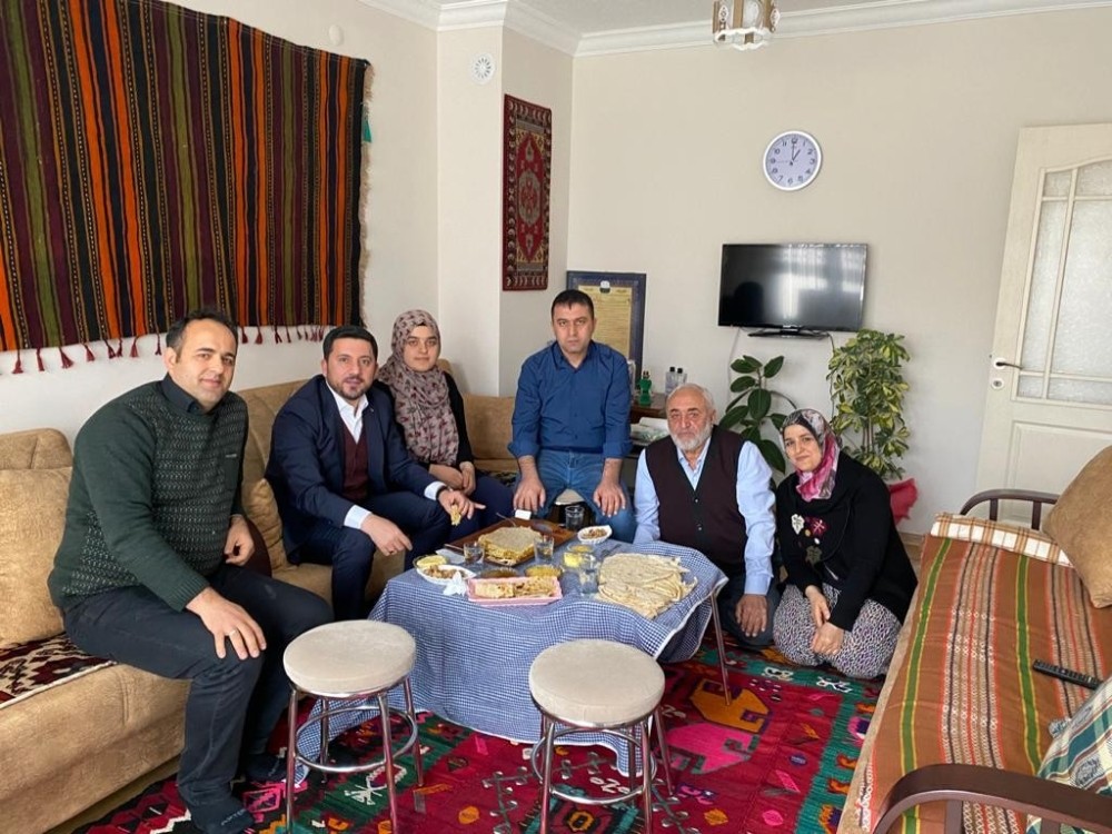 Nevşehir Belediye Başkanı Arı’dan Niğde’ye tatlı ziyareti 