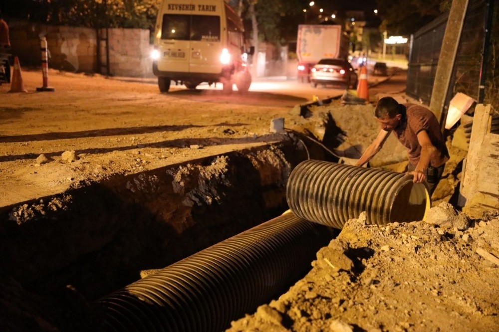Nevşehir Belediyesi gece mesaisinde 