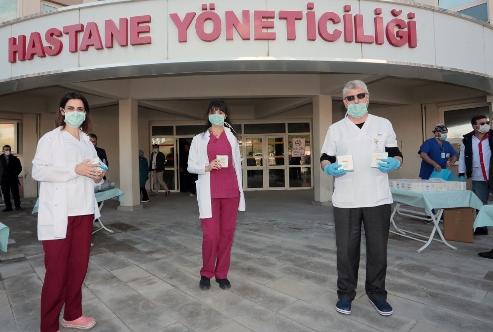 Nevşehir Belediyesi’nden sağlık çalışanlarına kandil simidi 