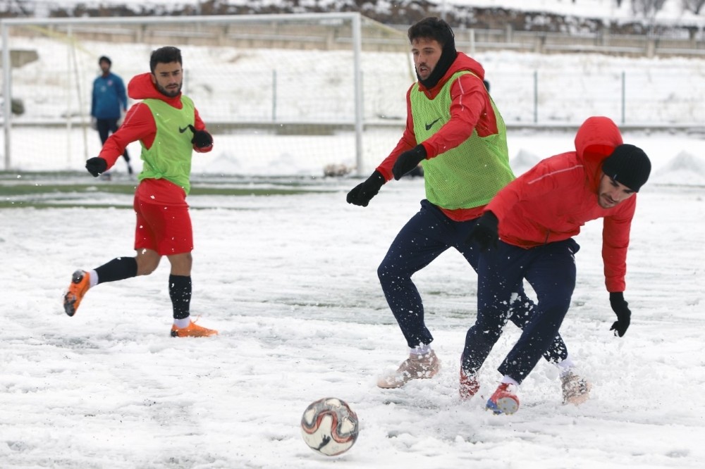 Nevşehir Belediyespor, MODAFEN maçı için hazırlıklarını tamamladı 