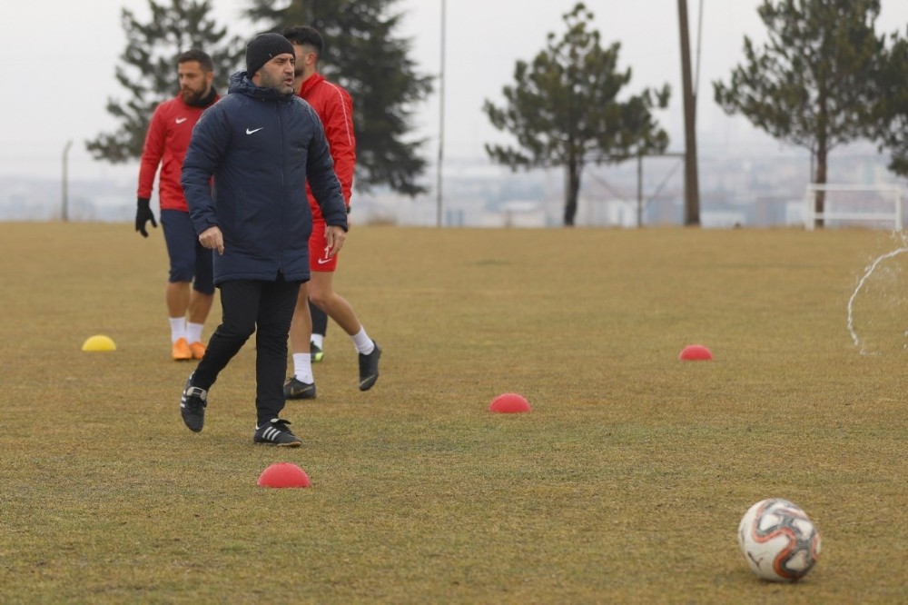 Nevşehir Belediyespor Teknik Direktörü Balcıoğlu, “Biz vazgeçmedik, geçmeyeceğiz” 