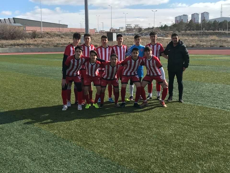 Nevşehir Belediyespor U16 şampiyonu oldu 