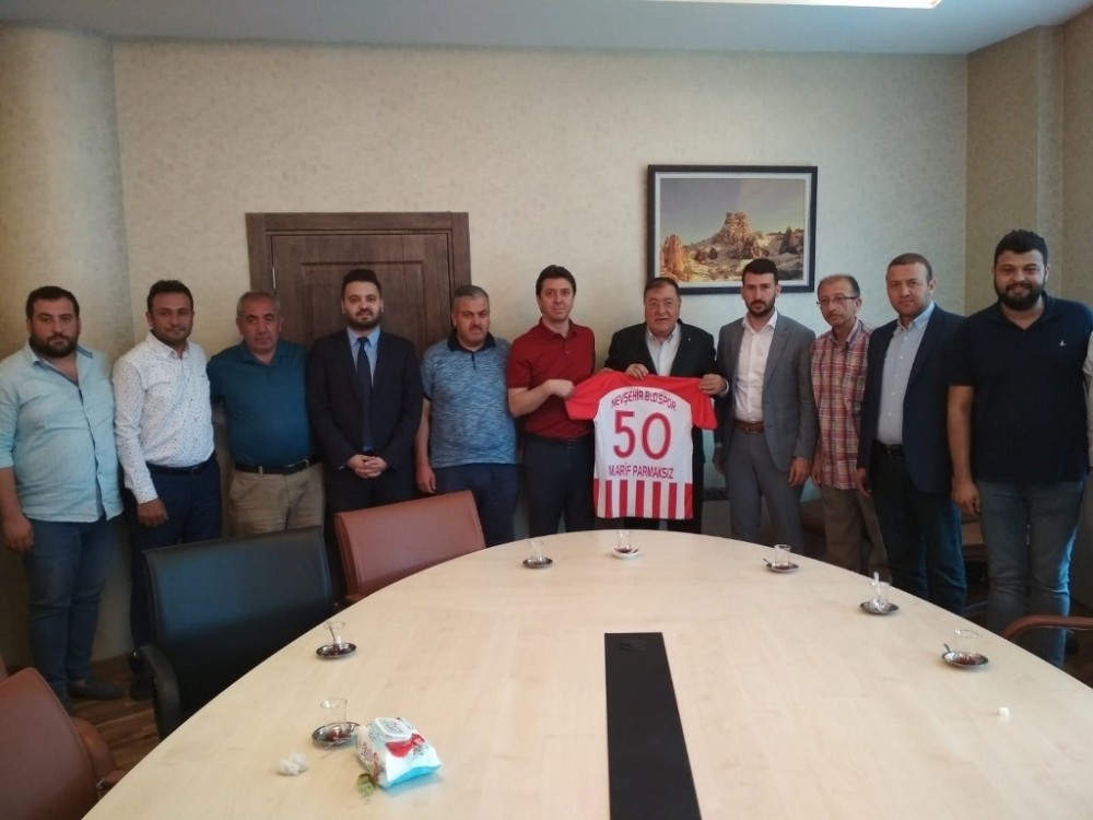 Nevşehir Belediyespor yönetimi, NTSO Başkanı Parmaksız’ı ziyaret etti 