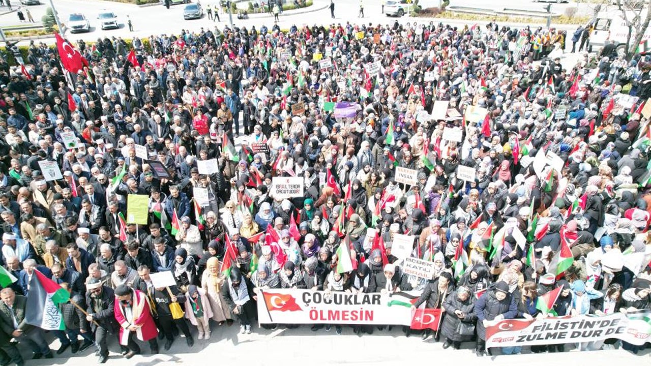 Nevşehir Gazze’de yaşanan insani felaket için yürüdü