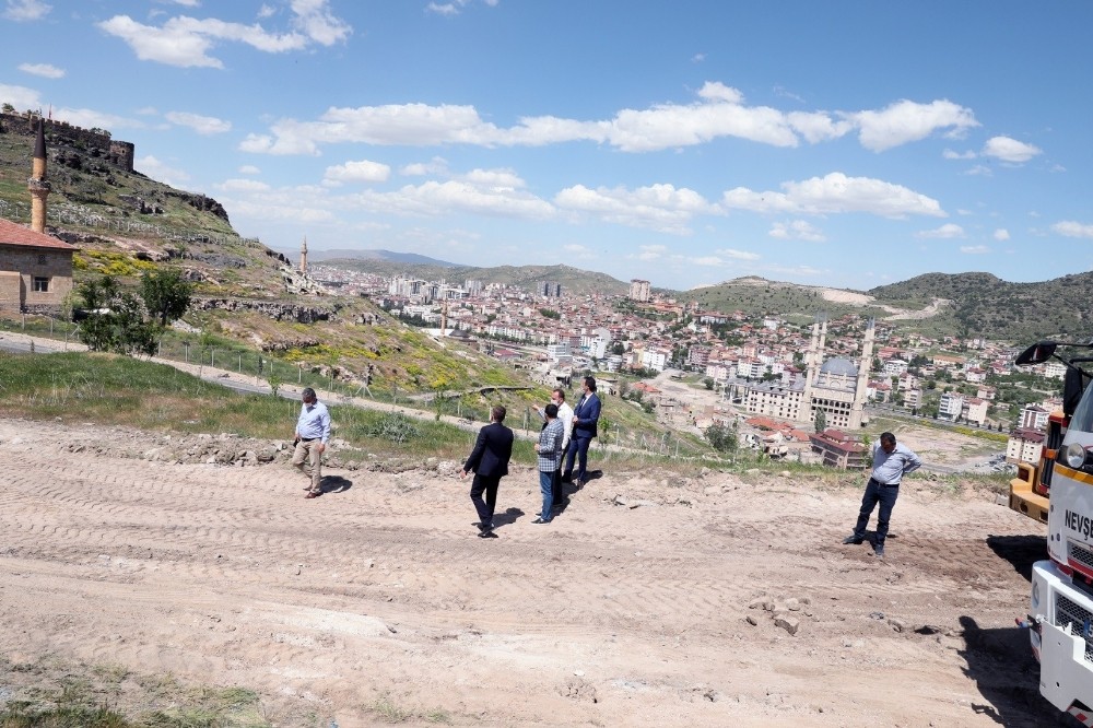 Nevşehir Kalesi’ni Meryem Ana ve Çanlı Kilise’ye bağlayan yolda çalışmalar başlatıldı 