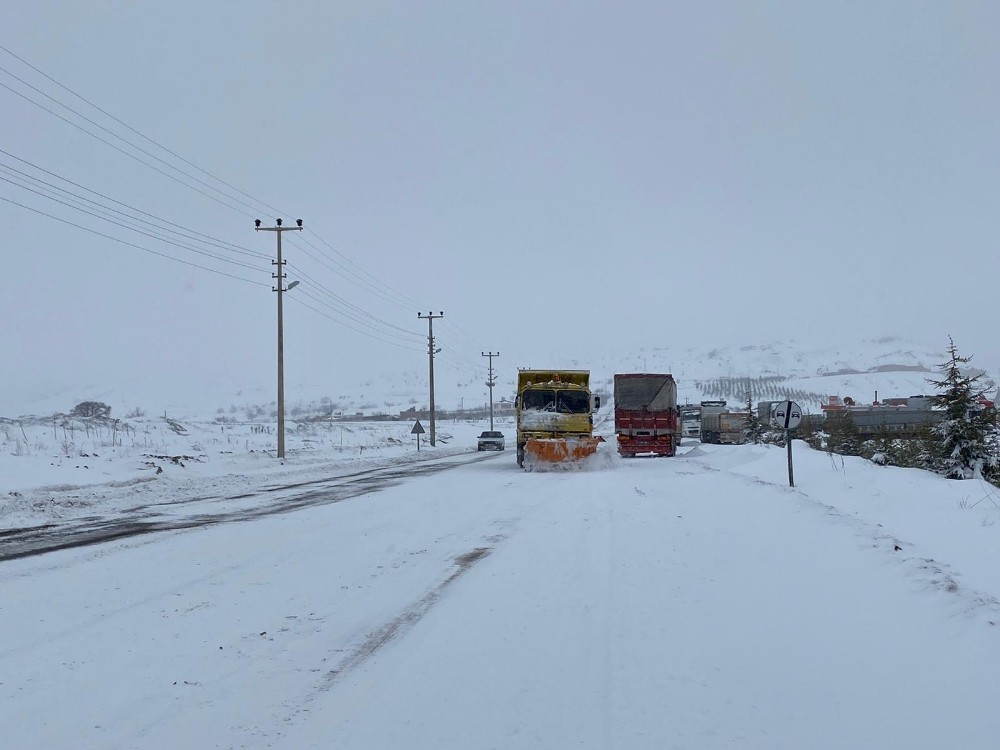 Nevşehir’de 20 köy yolu ulaşıma kapandı 