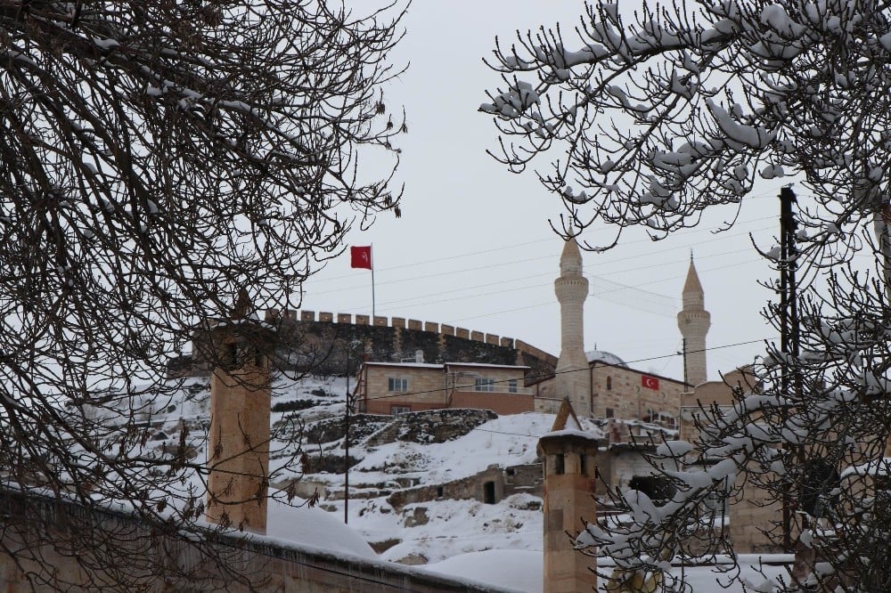 Nevşehir’de kar manzaraları mest etti 