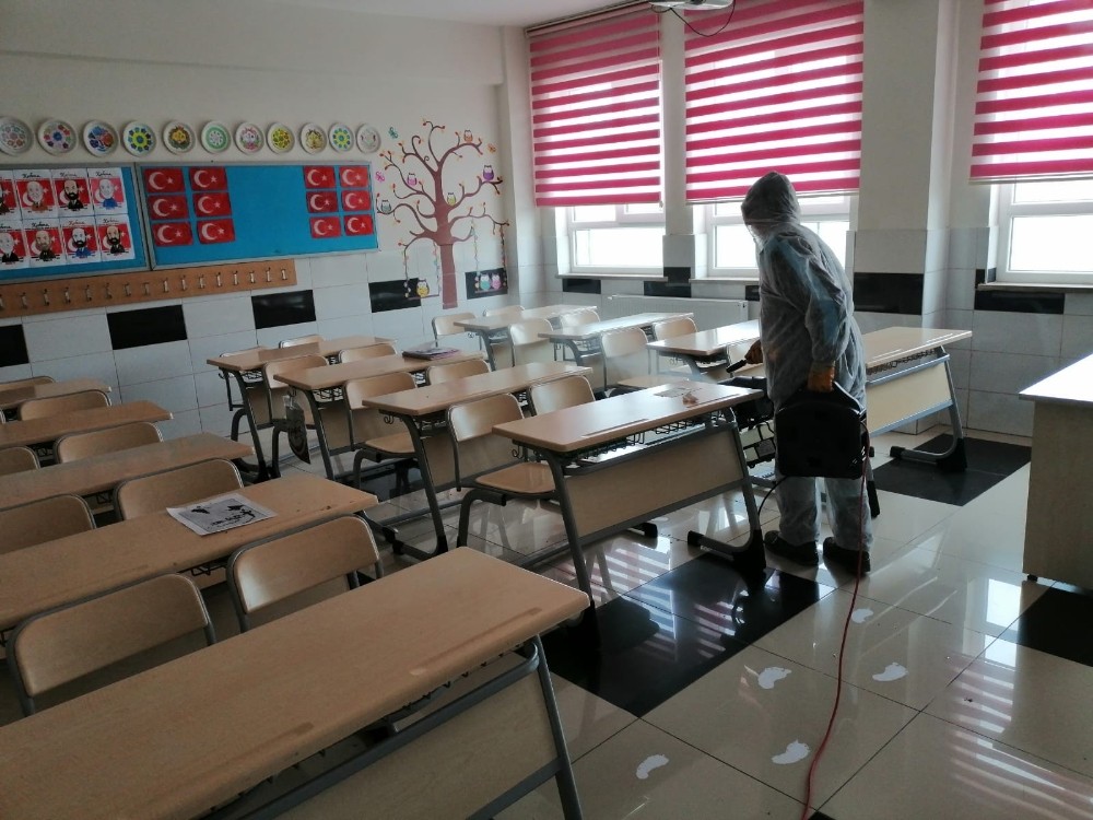 Nevşehir’de okullar dezenfekte ediliyor 
