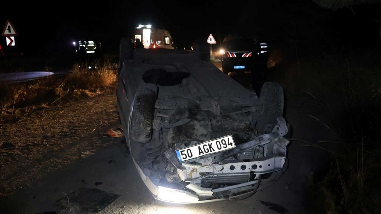 Nevşehir’de otomobil yol kenarına devrildi: 5 yaralı
