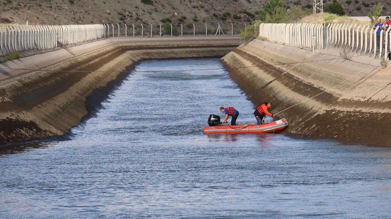 Nevşehir’de su kanalına düşen genç için arama çalışmaları sürüyor